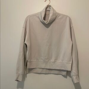 Lululemon Athletica Cream Sweatshirt Turtleneck